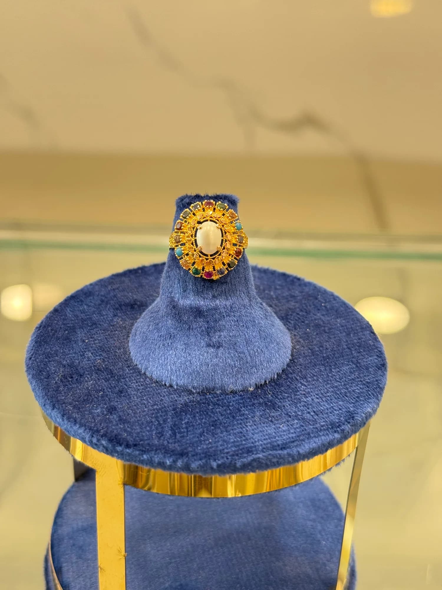 Ladies casting stone ring